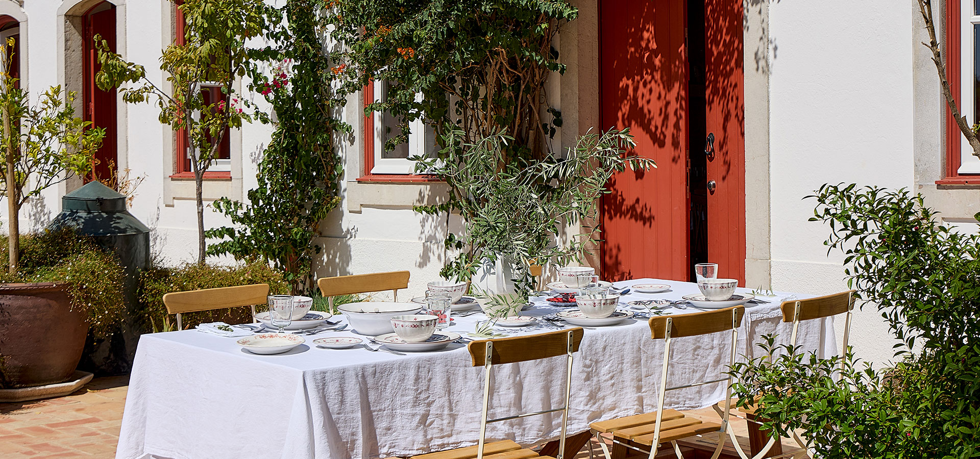 Vila Collection by Costa Nova: Portuguese floral earthenware reimagined for the contemporary table