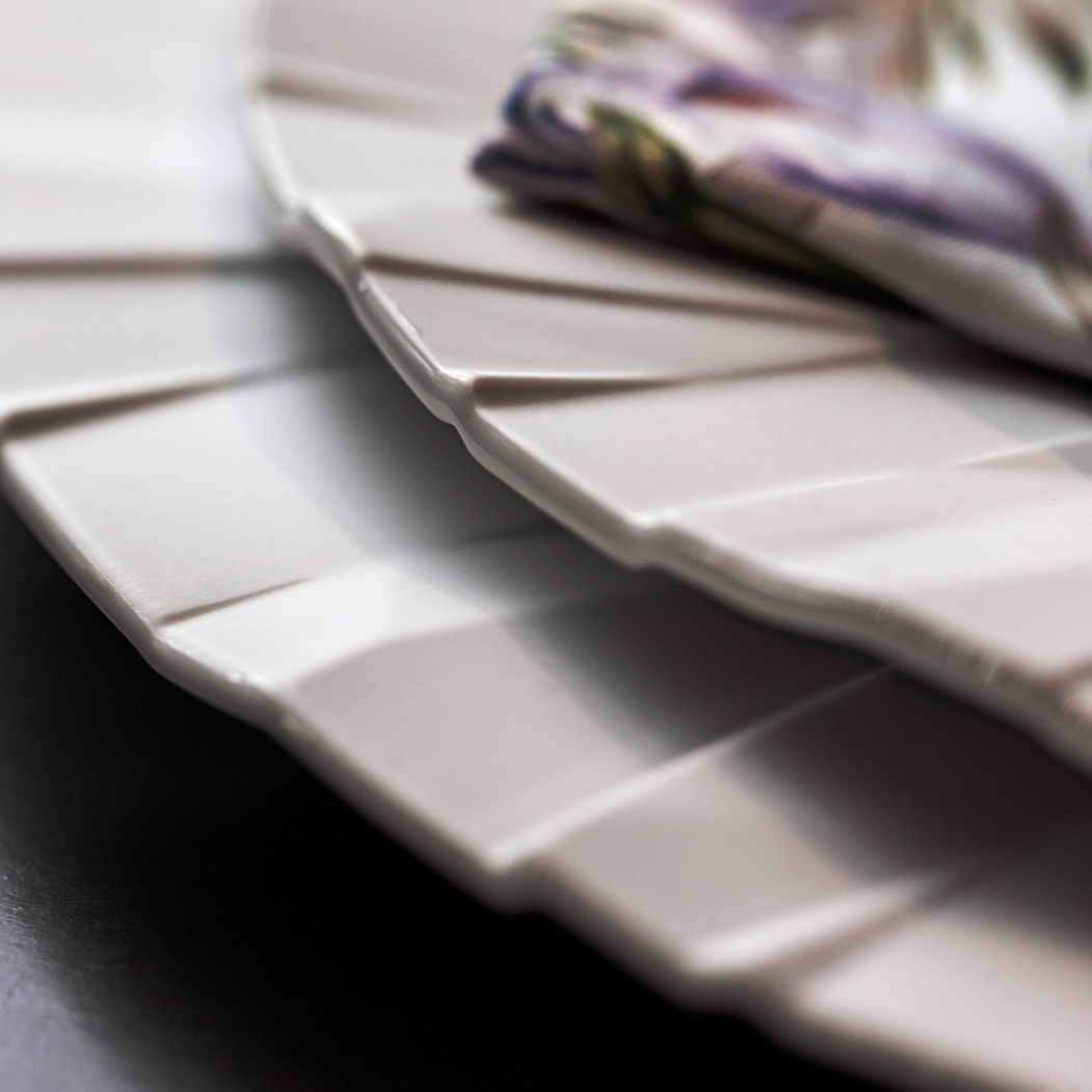 Matrix Dessert Plate, 27 cm, Glazed Porcelain - Vista Alegre - 5,60127E+12