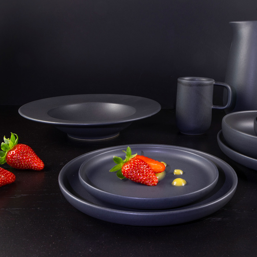 Black Sand dinner plate 22cm - Mesa Ceramics - 5600498205939
