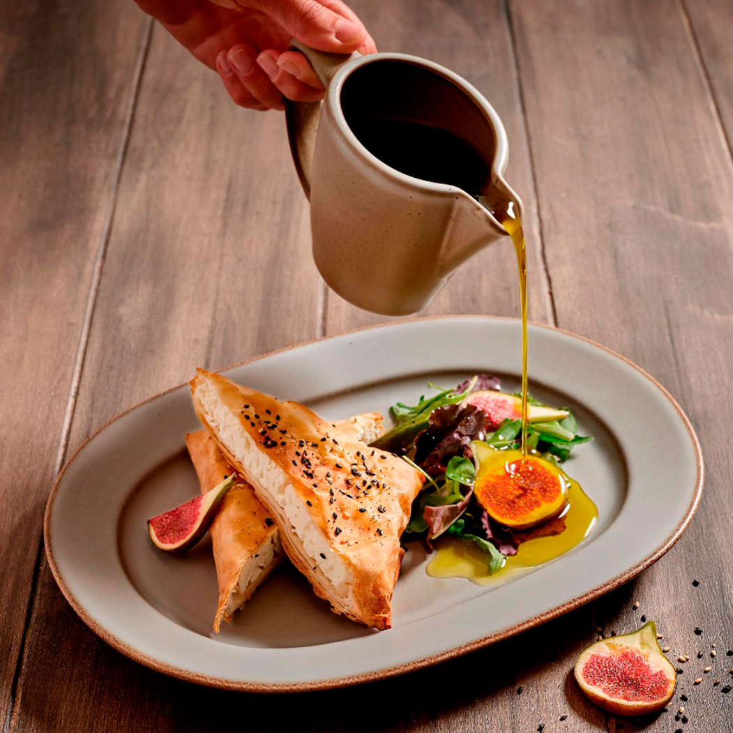 Eccentric platter, 26x26cm, vitrified Porcelain - Costaverde - 5603578203528