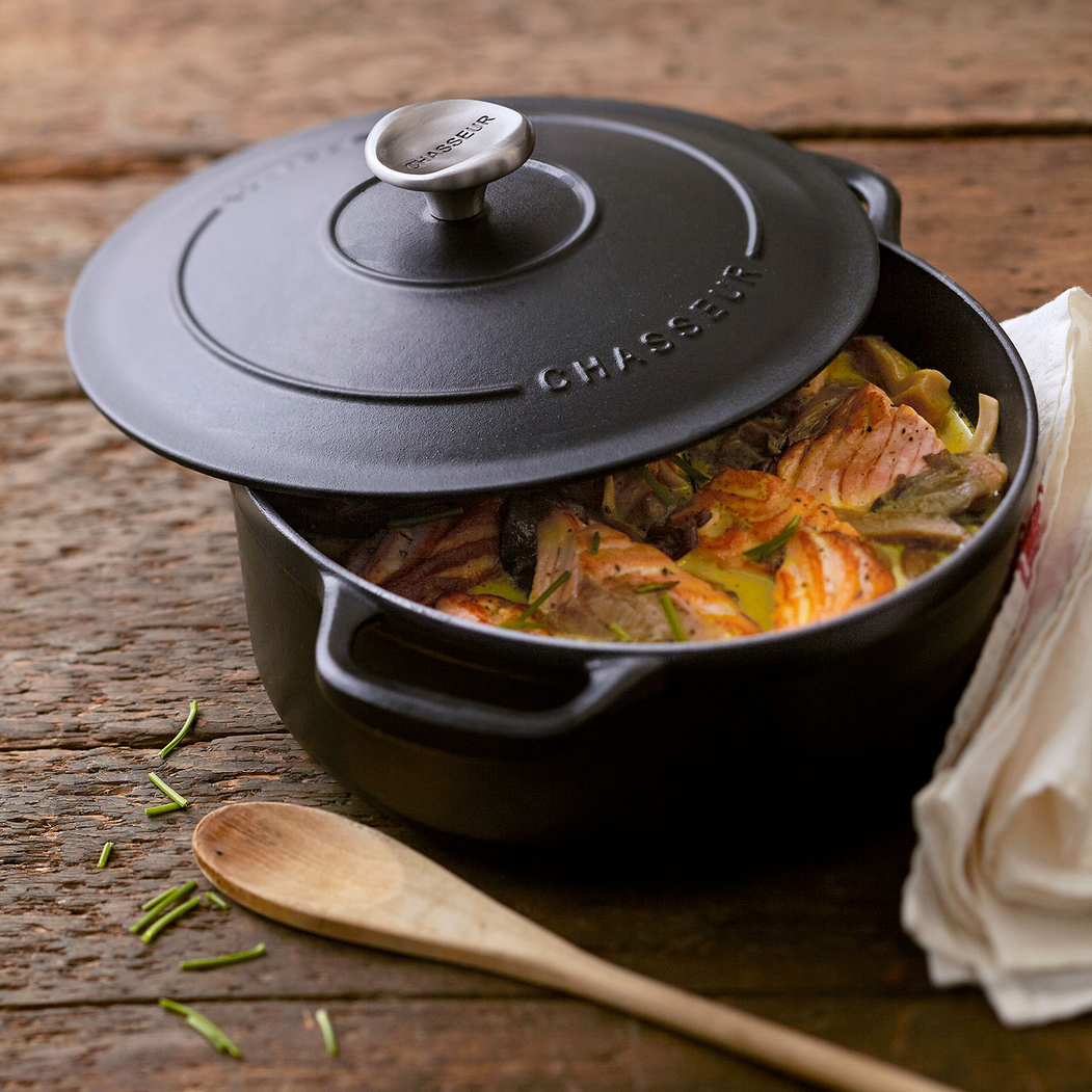 Round casserole 24cm, black, enamelled cast iron - Chasseur - 3244334724011