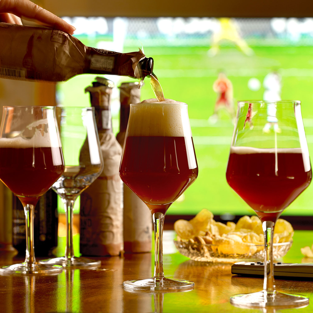 Copo de cerveja de 430 ml em vidro cristalino, ideal para degustação de Flanders Ales e Lambics - St÷lzle Lausitz - 4012632221988