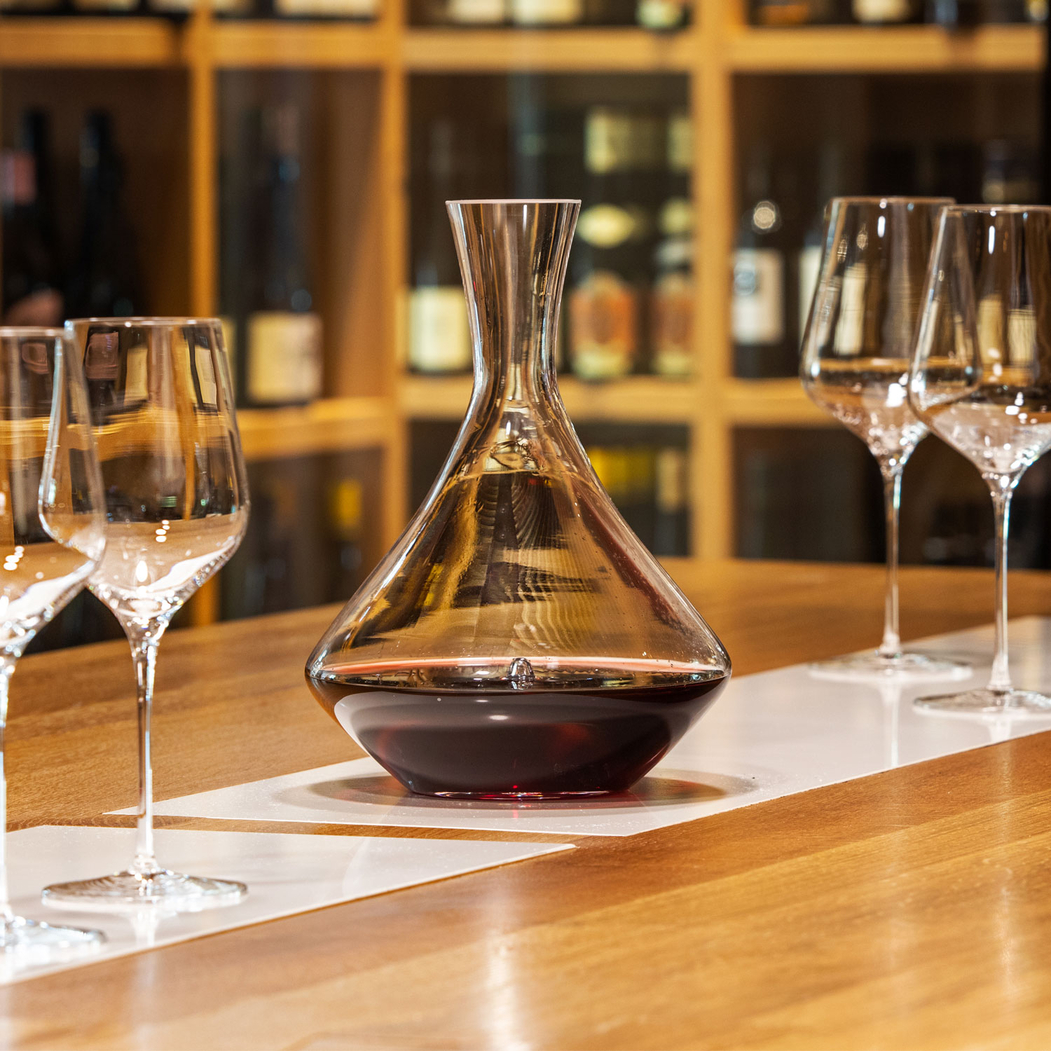 Fire Vulkanos 750ml Crystal Glass Decanter - Fine Neck for Elegant Pouring - Stölzle Lausitz - 4012632109026